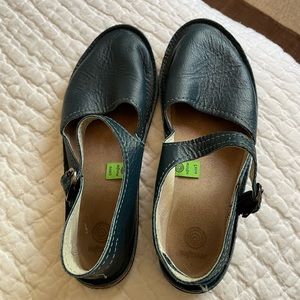 SoftStar Navy Adult Merry Jane 5U (women’s 6) Narrow Width